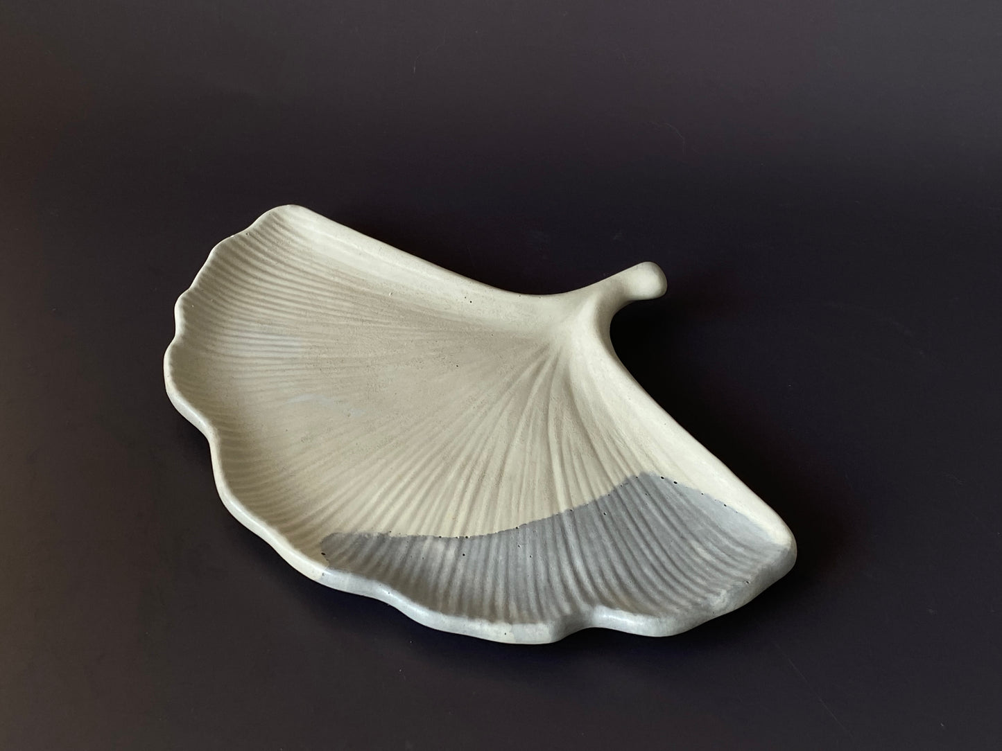 Handmade concrete ginkgo-leaf tray for minimalist home decor